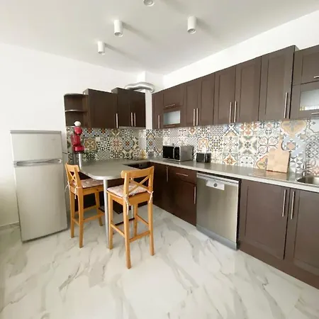 Апартаменты Luxury First Line With Pool By The Sea *