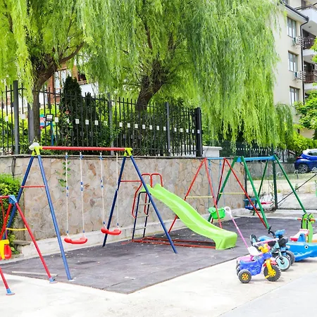 Апартаменты Luxury First Line With Pool By The Sea Несебр