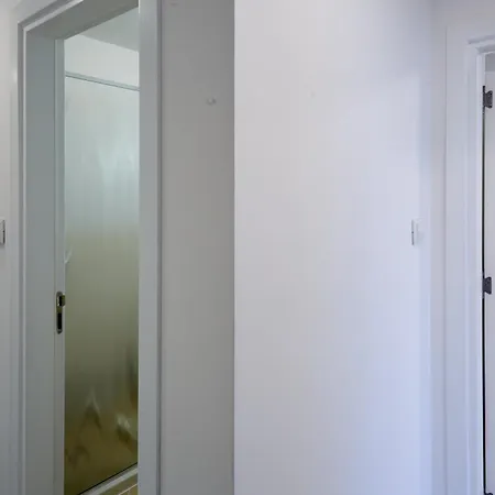 Апартаменты Luxury First Line With Pool By The Sea *