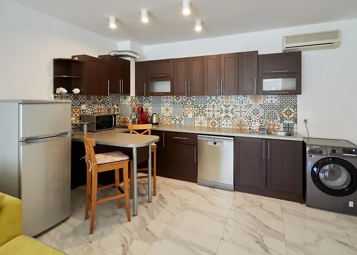 Luxury First Line With Pool By The Sea Apartman *