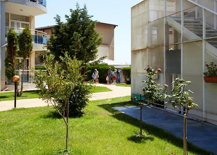 Luxury First Line With Pool By The Sea Apartman *