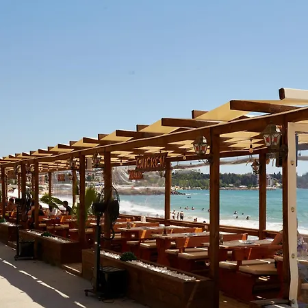 Apartmán Luxury First Line With Pool By The Sea