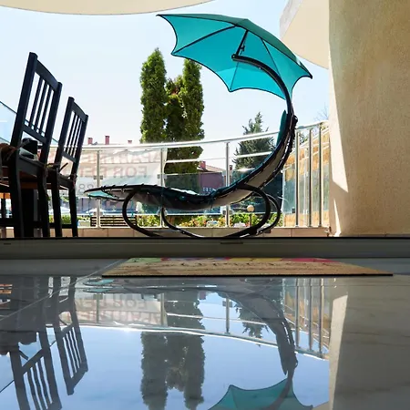 Luxury First Line With Pool By The Sea Apartmán